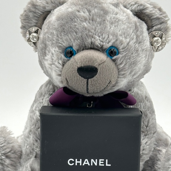 CHANEL Crystal Earrings - Picture 2 of 14